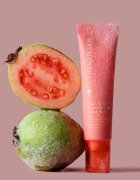 OLEHENRIKSEN Pout Preserve Chillers hydratační lesk na rty s chladivým účinkem odstín Grenada Guava 12 ml
