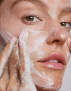 OLEHENRIKSEN Strength B5 Boost Hydrating Solid Foaming Gentle Cleanser vyživující čisticí balzám 100 g