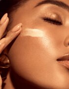 OLEHENRIKSEN Truth Banana Bright+ Instant Glow Moisturizer rozjasňující denní krém s vitaminem C 50 ml