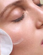 Omorovicza Hydro-Mineral Acid Milk Toner jemné pleťové tonikum s exfoliačním účinkem 100 ml