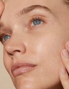 Omorovicza Queen Essence hydratační esence s kyselinou hyaluronovou 100 ml
