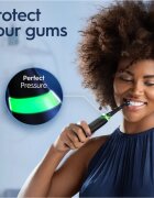Oral-B iO White Clean elektrický zubní kartáček s pouzdrem na nabíječku Matte Black 1 ks