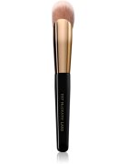 Pat McGrath Skin Fetish Sublime Perfection štětec na rozjasňovač 1 ks
