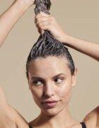 Payot Essentiel Solid Biome-Friendly Shampoo tuhý šampon pro všechny typy vlasů 80 g