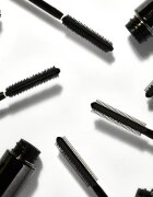 Perricone MD No Makeup Mascara řasenka pro prodloužení a zvětšení objemu řas odstín Soft Black 8 g