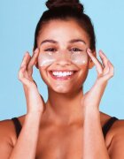 Peter Thomas Roth Water Drench Hyaluronic Cloud Eye Patches hydratační gelové polštářky na oční okolí 60 ks
