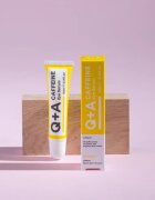 Q+A Caffeine rozjasňující oční sérum s kofeinem 15 ml