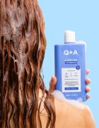 Q+A Clarifying hloubkově čisticí šampon 250 ml