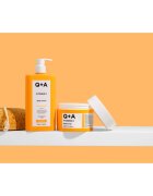 Q+A Vitamin C rozjasňující tělový peeling vůně Orange Zest + Grapefruit 200 ml