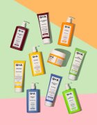 Q+A Vitamin C rozjasňující tělový peeling vůně Orange Zest + Grapefruit 200 ml