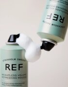 REF Weightless Volume reshing Mousse pěnový suchý šampon pro objem 200 ml