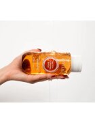 Revuele Nutty Caramel Snug Fragranced Nourishing Shower Gel parfémovaný sprchový gel s vyživujícím účinkem pro ženy 400 ml