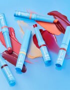 Rimmel Kind & Free tónovací balzám na rty odstín 005 Turbo Red 17 g