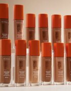 Rimmel Lasting Radiance rozjasňující make-up SPF 25 odstín 100 Ivory 30 ml