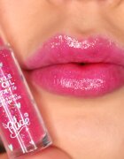 Rude Cosmetics Manga Collection Sparkle Lip Oil tónovací olej na rty s hydratačním účinkem odstín Strawberry 4 g