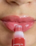 Rude Cosmetics Save My Lips vyživující a hydratační balzám na rty s peptidy odstín Cherry 15 ml