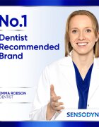 Sensodyne Sensitivity & Gum Whitening bělicí zubní pasta pro ochranu zubů a dásní 75 ml