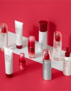 Shiseido Generic Skincare Complete Cleansing Micro Foam čisticí a odličovací pěna s hydratačním účinkem 180 ml
