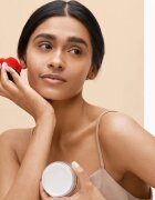 Shiseido HANATSUBAKI HAKE Polishing Face Brush štětec na aplikaci tekutých a pudrových produktů 1 ks