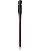 Shiseido Naname Fude Multi Eye Brush štětec na aplikaci očních stínů 1 ks