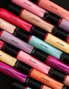 Shiseido Shimmer GelGloss třpytivý lesk na rty s hydratačním účinkem odstín 07 Shin Ku Red 9 ml