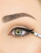 Sigma Beauty Eyes E06 WINGED LINER™ BRUSH štětec na oční linky 1 ks