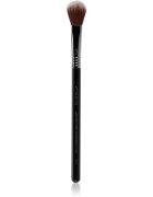 Sigma Beauty Face F03 High Cheekbone Highlighter™ Brush štětec na rozjasňovač 1 ks