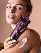Sisley Black Rose Beautifying Emulsion hydratační emulze na tělo 200 ml