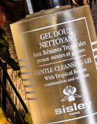 Sisley Gentle Cleansing Gel čisticí a odličovací gel 120 ml