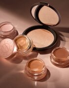 Smashbox x Becca Shimmering Skin Perfector Pressed Highlighter rozjasňovač odstín Rose Quarz 7 g