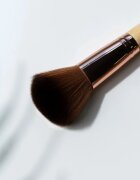 So Eco Blush Brush štětec na tvář s hypoalergenními štětinami 1 ks