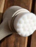 So Eco Facial Cleansing Brush oboustranný čisticí kartáček na pleť s kompostovatelnou rukojetí 1 ks