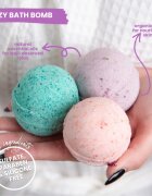Soaphoria Lavender Fields Fizzy Bath Bomb koupelový balistik s regeneračním účinkem 85 g