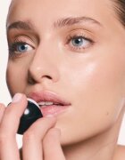 SUNEWMED+ Melon His Kiss Moisturizing Lip Balm hydratační balzám na rty s bambuckým máslem 13 g