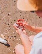 Suntribe Mini Zinc Sunscreen minerální ochranný krém na obličej a tělo SPF 50 Mud Tint 15 g