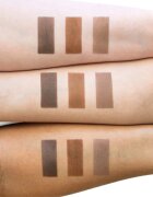 theBalm Browpow® pudr na obočí v praktickém magnetickém pouzdře odstín Light Brown 12 g