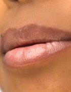 theBalm Plump Your Pucker Lip Gloss lesk na rty pro větší objem odstín Howdy Honey 2.7 ml