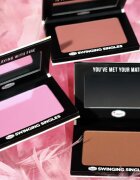 theBalm Swinging Singles Blush kompaktní tvářenka odstín Ivana Sunkiss 5.5 g