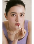thim Satin Lip Glaze dlouhotrvající lesk na rty s hydratačním účinkem odstín 04 Blushed 6 g