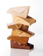 TIRTIR Mask Fit Red Foundation rozjasňující tekutý make-up s hydratačním účinkem odstín 49N Deep Chestnut 30 ml
