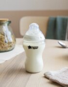 Tommee Tippee Natural Start Anti-Colic samosterilizační kojenecká láhev Slow Flow 0m+ 1 ks