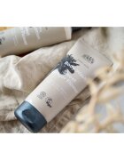 Urtekram Sweet Ginger Flower jemný sprchový gel s výtažky z aloe a zázvoru 200 ml