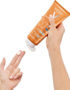 Vichy Capital Soleil Gentle Milk ochranné mléko pro děti na obličej a tělo SPF 50 300 ml