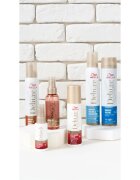 Wella Deluxe Wonder Volume lak na vlasy se silnou fixací pro objem 250 ml