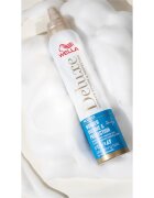 Wella Deluxe Wonder Volume & Protection pěnové tužidlo pro objem vlasů 200 ml