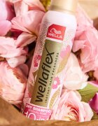 Wella flex Sensual Rose suchý šampon s jemnou květinovou parfemací 180 ml