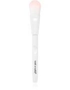 Wet n Wild Essential Foundation Brush plochý štětec na make-up 1 ks