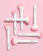 Wet n Wild Essential Powder Brush štětec na pudr 1 ks