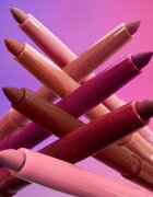 Wet n Wild Perfect Pout dlouhotrvající tužka na rty odstín Plum Together 0.25 g