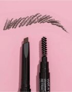 Wet n Wild Ultimate Brow oboustranná tužka na obočí s kartáčkem odstín Ash Brown 0.2 g